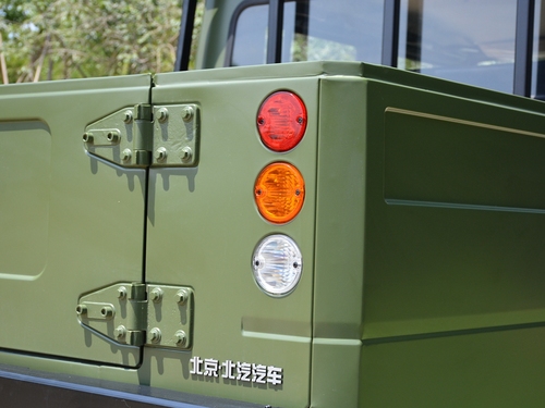 2020款 勇士皮卡 2.4T柴油四驱3035轴距连体双排YCY24140-60A