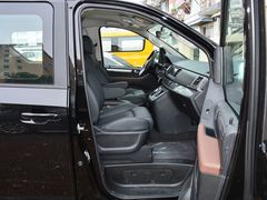 2021款 上汽大通G10 2.0T 自动精英版 柴油 7座