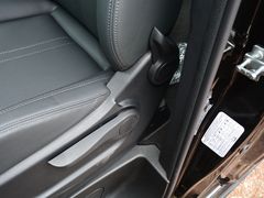 2021款 上汽大通G10 2.0T 自动精英版 柴油 7座