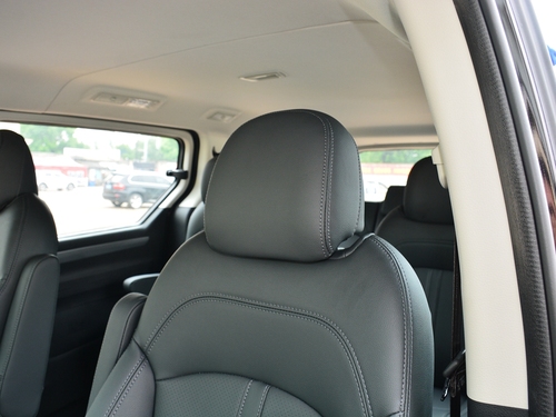 2021款 上汽大通G10 2.0T 自动精英版 柴油 7座