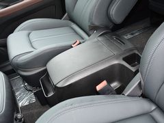 2021款 上汽大通G10 2.0T 自动精英版 柴油 7座