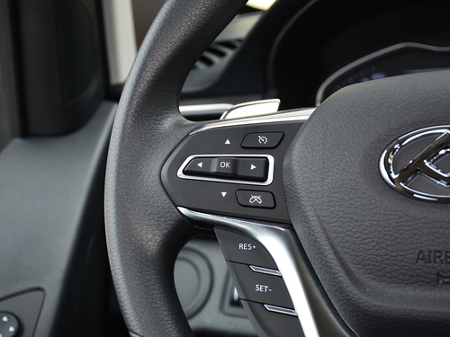 2021款 上汽大通G10 2.0T 自动精英版 柴油 7座