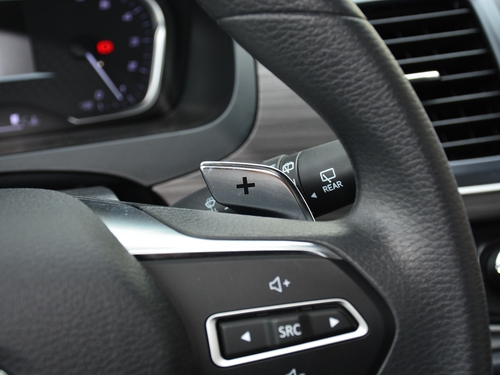 2021款 上汽大通G10 2.0T 自动精英版 柴油 7座