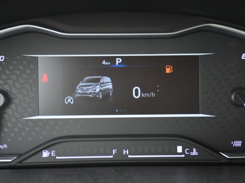 2021款 上汽大通G10 2.0T 自动精英版 柴油 7座