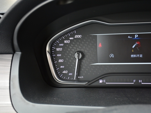 2021款 上汽大通G10 2.0T 自动精英版 柴油 7座