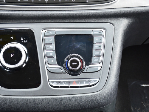 2021款 上汽大通G10 2.0T 自动精英版 柴油 7座