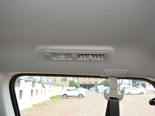 2021款 上汽大通G10 2.0T 自动精英版 柴油 7座