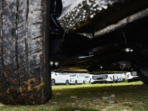 2021款 上汽大通G10 2.0T 自动精英版 柴油 7座