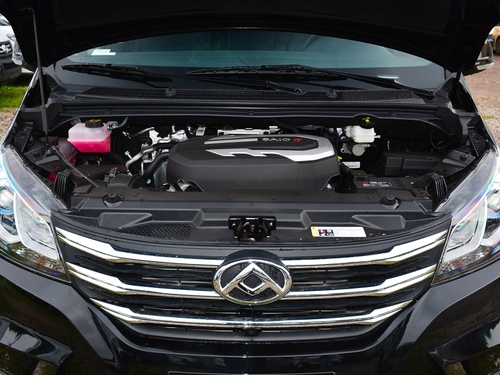 2021款 上汽大通G10 2.0T 自动精英版 柴油 7座