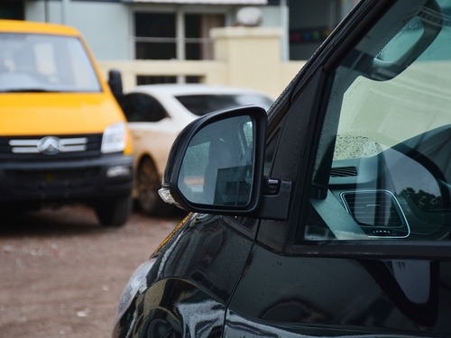 2021款 上汽大通G10 2.0T 自动精英版 柴油 7座