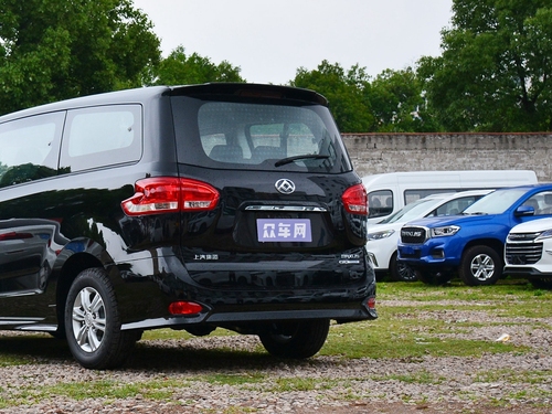 2021款 上汽大通G10 2.0T 自动精英版 柴油 7座