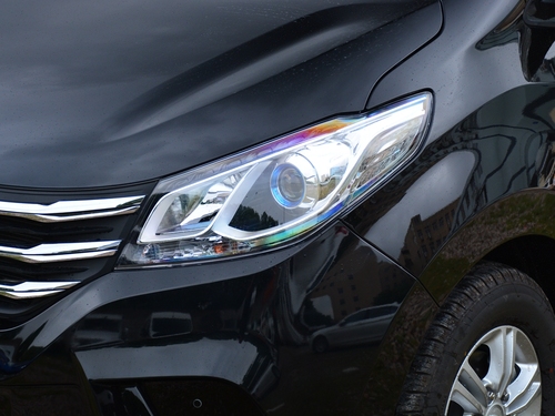 2021款 上汽大通G10 2.0T 自动精英版 柴油 7座