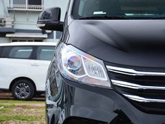 2021款 上汽大通G10 2.0T 自动精英版 柴油 7座