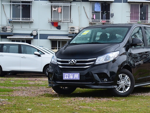 2021款 上汽大通G10 2.0T 自动精英版 柴油 7座