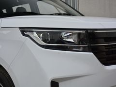 2019款 五菱宏光PLUS 1.5T 手动豪华型 7座