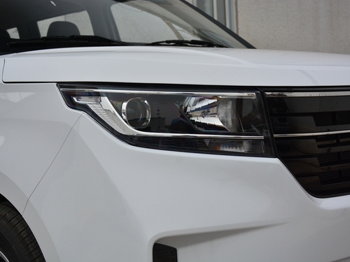 2019款 五菱宏光PLUS 1.5T 手动豪华型 7座