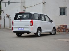 2019款 五菱宏光PLUS 1.5T 手动豪华型 7座