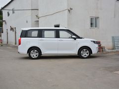 2019款 五菱宏光PLUS 1.5T 手动豪华型 7座