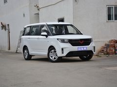 2019款 五菱宏光PLUS 1.5T 手动豪华型 7座