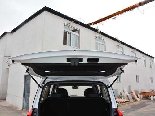 2019款 五菱宏光PLUS 1.5T 手动豪华型 7座