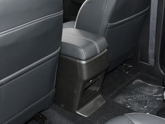 2019款 五菱宏光PLUS 1.5T 手动豪华型 7座