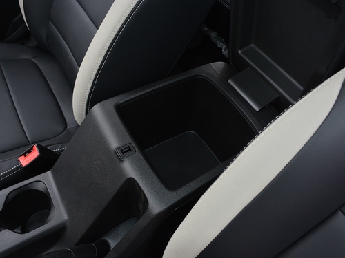 2019款 五菱宏光PLUS 1.5T 手动豪华型 7座