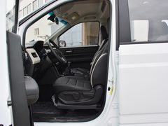 2019款 五菱宏光PLUS 1.5T 手动豪华型 7座