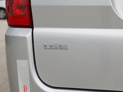 2021款 五菱荣光  1.5L加长基本型封窗车5座L3C