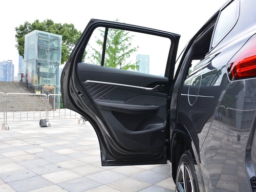 2022款 荣威RX5 MAX 400TGI 自动有为至尊版