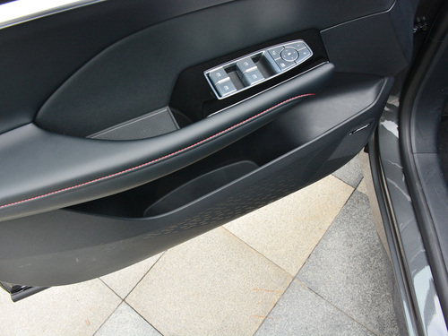 2022款 荣威RX5 MAX 400TGI 自动有为至尊版