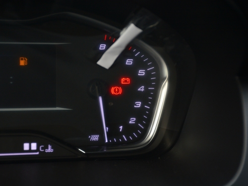 2022款 上汽大通 G10 2.0T 自动精英版 汽油 9座