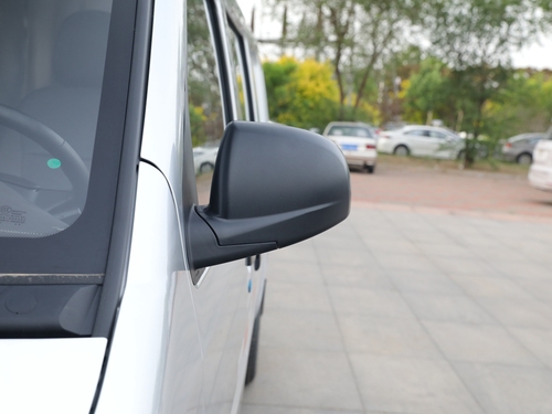 2021款 五菱荣光  1.5L加长基本型封窗车5座L3C