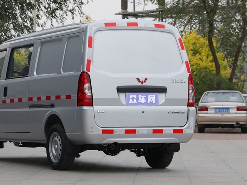 2021款 五菱荣光  1.5L加长基本型封窗车5座L3C