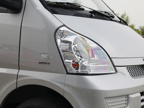 2021款 五菱荣光  1.5L加长基本型封窗车5座L3C