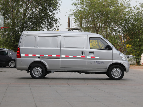 2021款 五菱荣光  1.5L加长基本型封窗车2座L3C