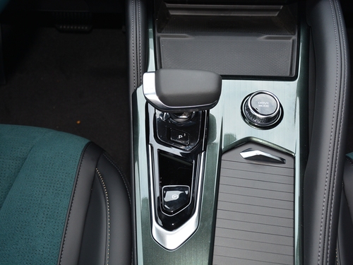 2021款 星越L 2.0TD 高功自动四驱旗舰型