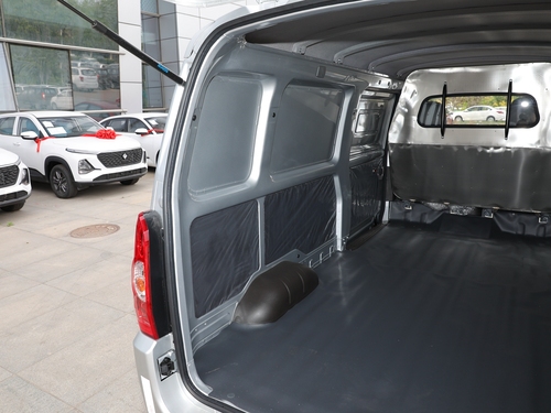 2021款 五菱荣光  1.5L加长基本型封窗车2座L3C