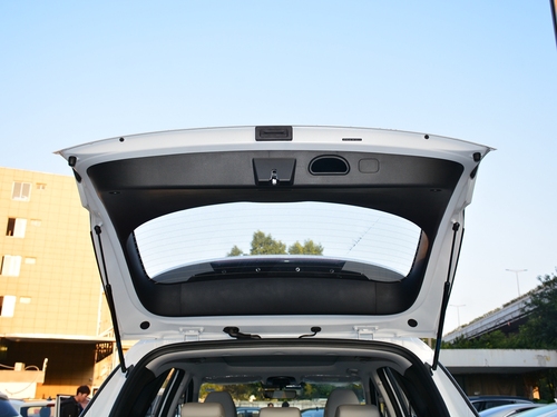 2022款  途胜L 2.0L 混动·尊贵版