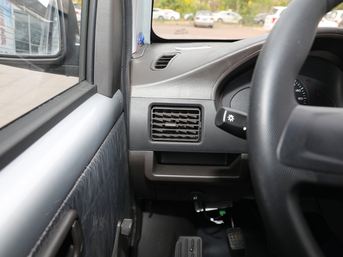 2021款 五菱荣光  1.5L加长基本型封窗车2座L3C