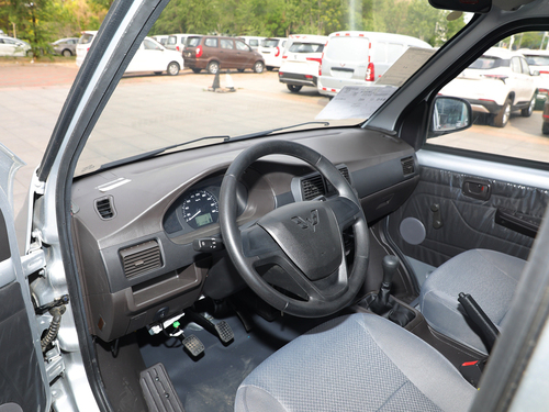 2021款 五菱荣光  1.5L加长基本型封窗车2座L3C