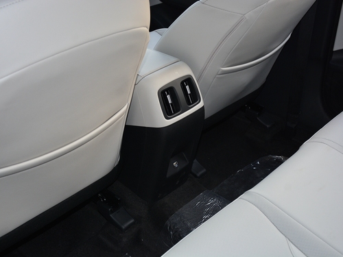 2022款  途胜L 2.0L 混动·尊贵版