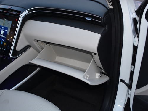 2022款  途胜L 2.0L 混动·尊贵版