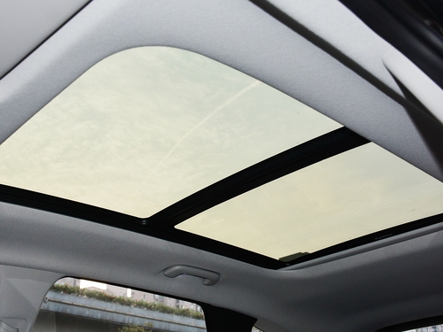 2022款  途胜L 2.0L 混动·尊贵版