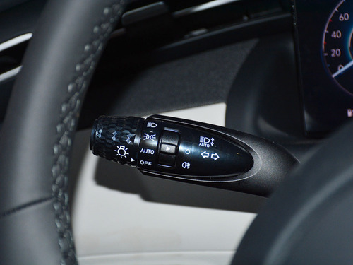 2022款  途胜L 2.0L 混动·尊贵版