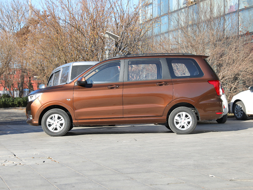 2021款 五菱宏光 1.5L改款 S舒适型LAR