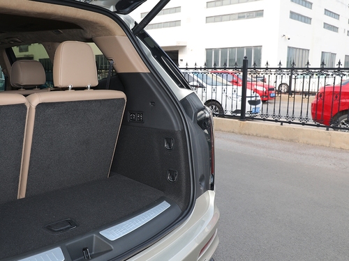 2022款 凯迪拉克XT6 2.0T 六座四驱铂金型