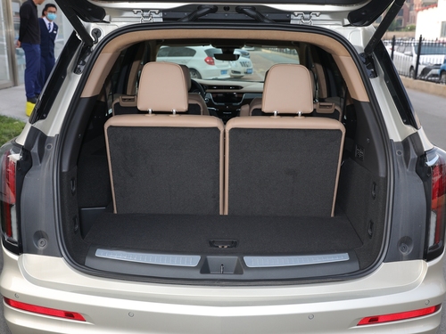 2022款 凯迪拉克XT6 2.0T 六座四驱铂金型