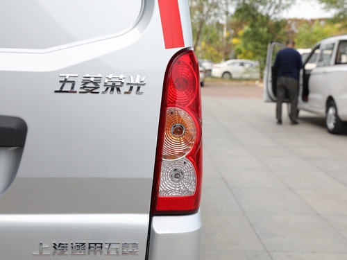 2021款 五菱荣光  1.5L加长基本型封窗车2座L3C