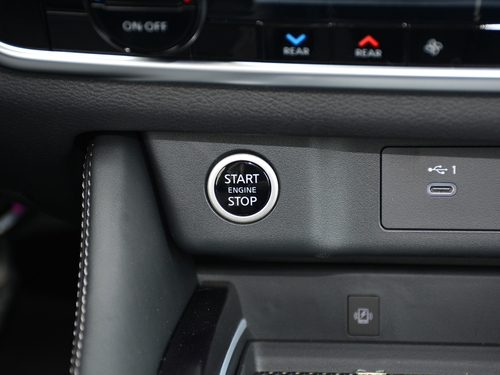 2021款 奇骏 VC-Turbo 300 CVT 4WD至尊版