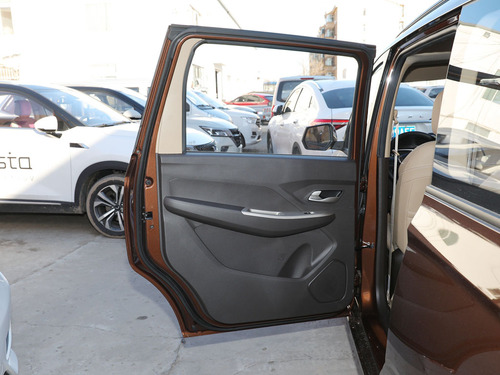 2021款 五菱宏光 1.5L改款 S舒适型LAR